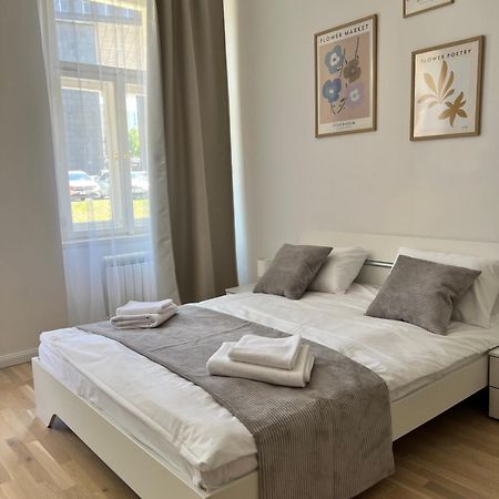 The Best Apartments Praga Esterno foto